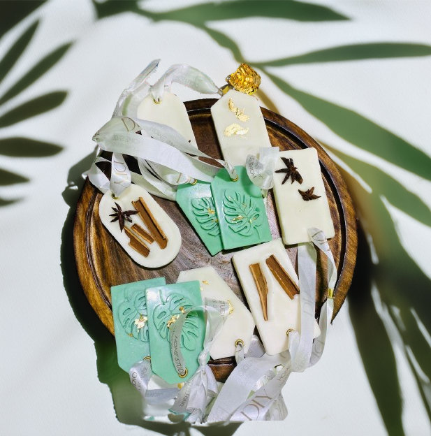 Luxe Botanical Wax Sachets – Natural Elegance & Aroma-Set of 2